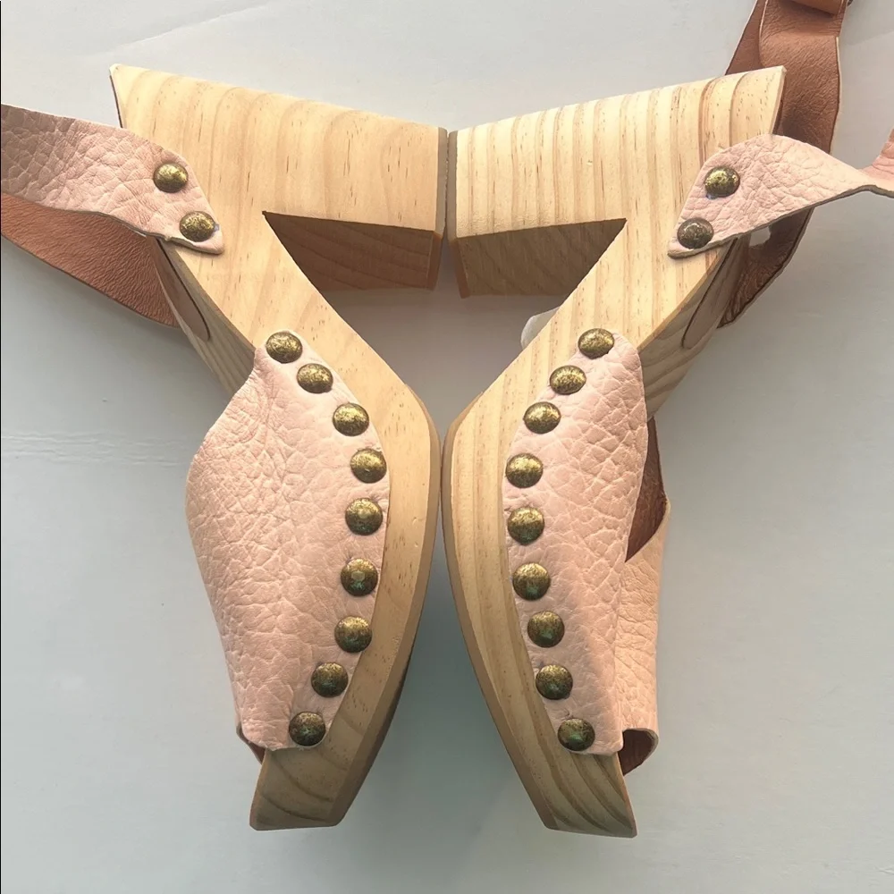 Free People Light Pink Textured Wedges‎